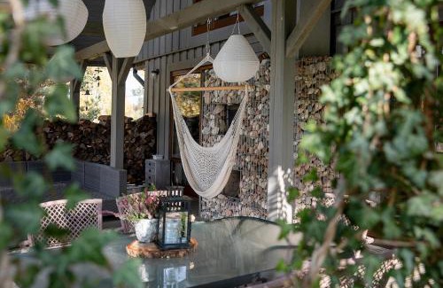 Mołowiste Bed & Breakfast | Discover Sirvis Apartamenty: Pet-Friendly Ocean View Retreat
