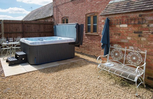 Bidford-on-Avon Cottage | Inviting Siskin Barn: Family-Friendly Retreat Near Stratford