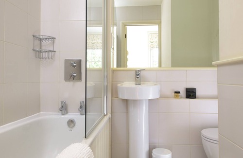 Abbess Roding Bed & Breakfast | Discover Sissinghurst Castle Farmhouse: Rated 9.8/10 Stay