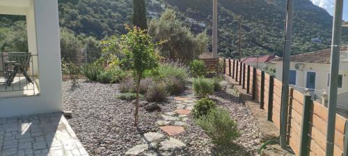 Mikros Gialos Apartment | Experience Sissy Villas 1: Family-Friendly Retreat Rated 10/10
