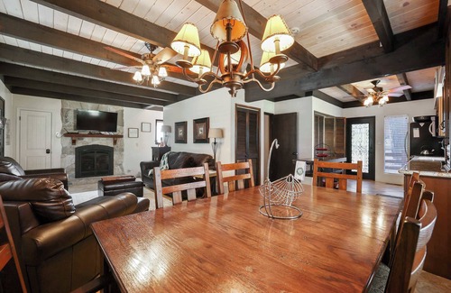 Sierra Cedars Cabin | Inviting Sister Bear Cabin with Lake View & Family Amenities