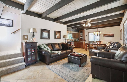 Sierra Cedars Cabin | Inviting Sister Bear Cabin with Lake View & Family Amenities