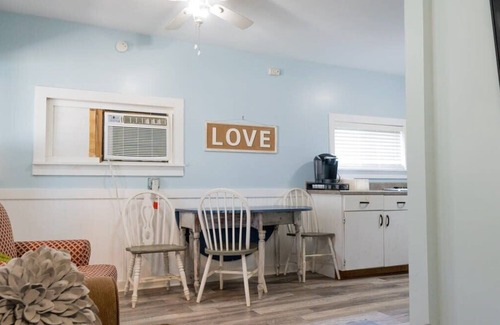 Sister Lakes Cabin | Cozy Sister Lake Cottages - Unit 4 with Family-Friendly Amenities