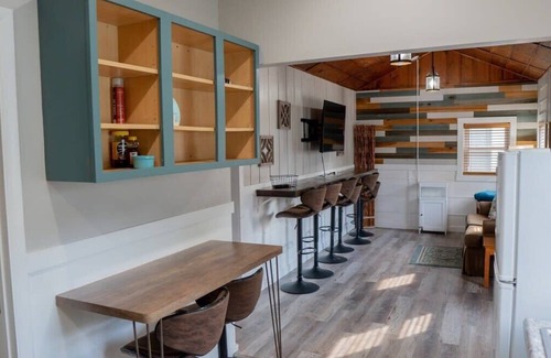 Sister Lakes Cabin | Cozy Sister Lake Cottages - Unit 5 with Scenic Lake Views