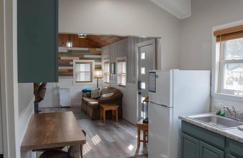 Sister Lakes Cabin | Cozy Sister Lake Cottages - Unit 5 with Scenic Lake Views