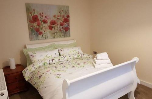 Llanelli Apartment | Guest Rated: Sister's Apartment with a 9.3/10 Score