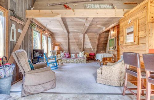Tierra Del Mar House | Relax at Sister's Beach Retreat: 4-Star, Family-Friendly Getaway