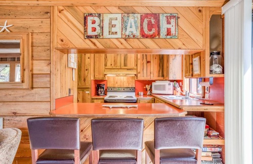 Tierra Del Mar House | Relax at Sister's Beach Retreat: 4-Star, Family-Friendly Getaway