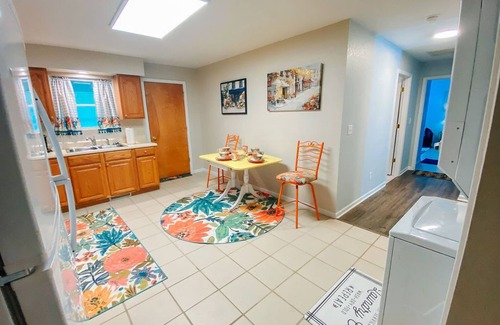 Centralia Condo | Guest Rated: Sisters Four Bed and Bath with Family-Friendly Amenities