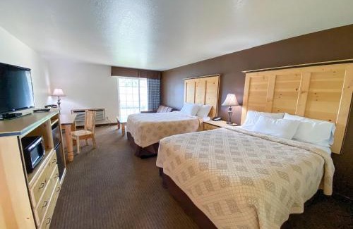 Sisters Hotel | Pet-Friendly Sisters Inn & Suites with Family Amenities