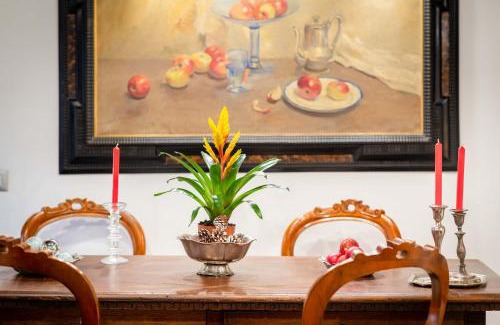 Rione IV Campo Marzio Apartment | Stylish Sistina House: Family-Friendly Holiday Home Retreat
