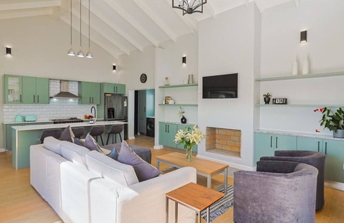 Kleinmond House | Relax at Sitari on Sea in Beautiful Kleinmond
