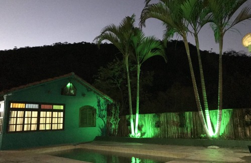 Duas Barras House | Convenient Stay near Duas Barras-RJ with Spa & Breakfast