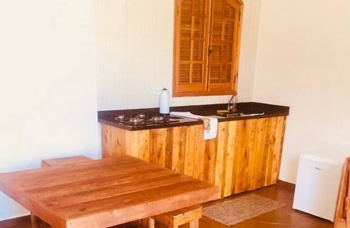 Igarata House | Chalet Retreat with Wet Bar and Family-Friendly Amenities
