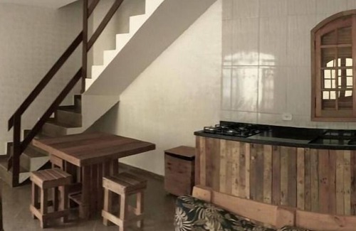 Igarata House | Chalet Retreat with Wet Bar and Family-Friendly Amenities