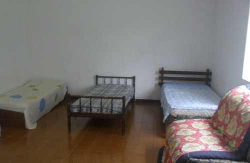 Mogi das Cruzes House | Site with large pool, barbecue, games room and green lawn