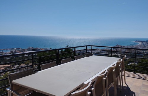 Sitges Villa | ```html
Seaside Getaway: Spacious Villa with Private Pools
```