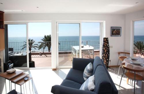 Sitges Town Center Apartment | Beachfront Sitges Views with Ocean and Pet-Friendly Amenities