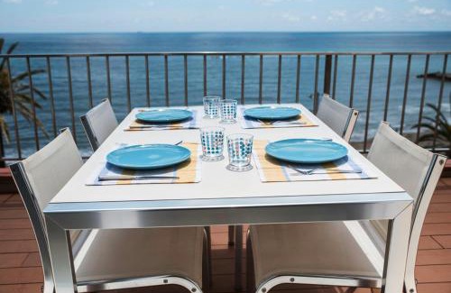 Sitges Town Center Apartment | Beachfront Sitges Views with Ocean and Pet-Friendly Amenities