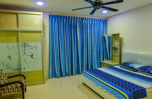 Taman Bunga Ros House | Elegant Stay at Sitiawan Setia Residence with Pool & Hot Tub