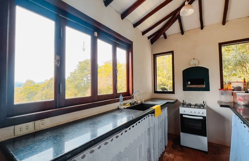 Vargem Cottage | Relax at Sitio à Beira da Represa - Your Peaceful Getaway