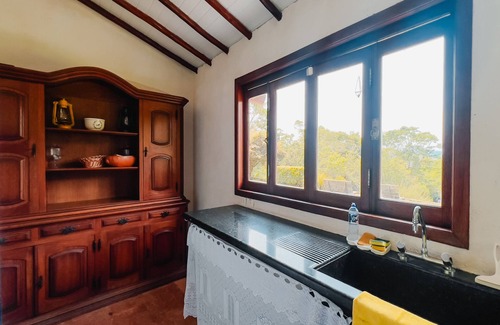 Vargem Cottage | Relax at Sitio à Beira da Represa - Your Peaceful Getaway