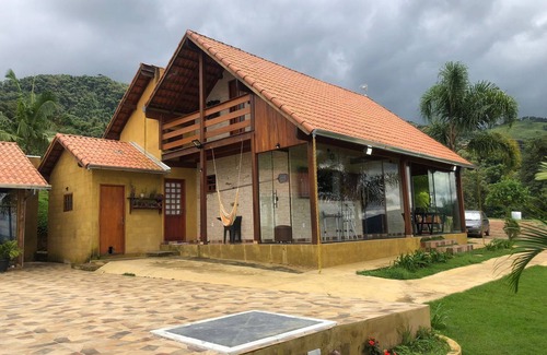 Senador Jose Bento Ski Chalet | Explore Sítio 3Ipes Chalet: Exclusive Waterfalls & Spa