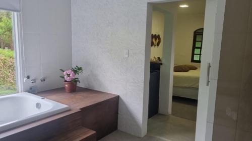 Itabirito Cabin | Exceptional Stay at Sitio Azeite com Pimenta with Ocean Views