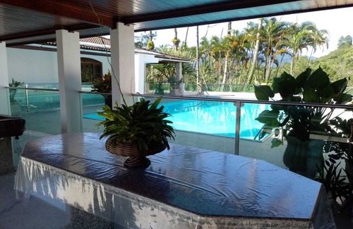 Itariri House | Relaxing Getaway in Peruíbe's Atlantic Forest Paradise