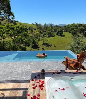 Armazem Cabin | Exceptional Stay at Sitio do Galdino with Hot Tub & Pets