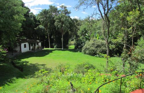 Itaoca House | Discover Sitio Prainha: Family-Friendly Stay with Kitchen