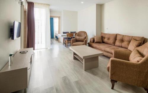 Konyaalti Apartment | Family-Friendly Sitti Apart Hotel with Oceanfront Pool
