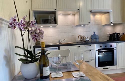 Pitlochry Cottage | Serene Escape with Kitchen, Perfect for Couples
