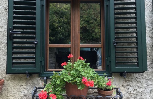 Borgo a Mozzano House | Experience Authentic Tuscan Charm in a Hilltop Village