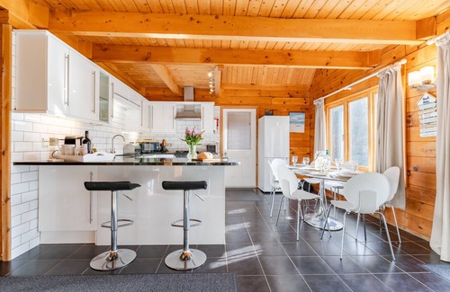 Little Petherick Cabin | Discover Relaxation in Little Petherick's Enchanting Retreat