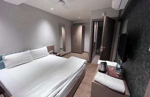Kolkata House | Budget-Friendly Stay at Sivalika Inn with Breakfast Included