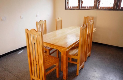 Jaffna House | Discover Sivastan Guest House: Child-Friendly Retreat