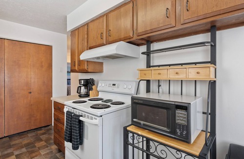 Lava Hot Springs House | Spacious Six-Bedroom Retreat Near Attractions with Pool