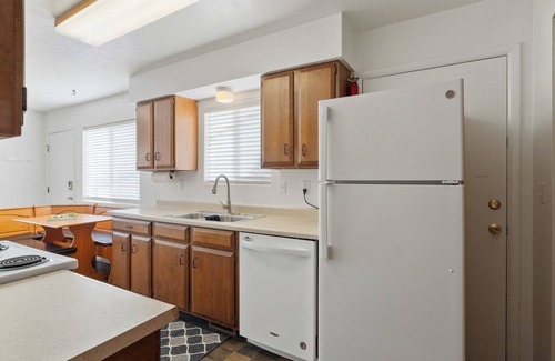 Lava Hot Springs House | Spacious Six-Bedroom Retreat Near Attractions with Pool