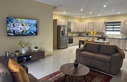 Athlone Apartment | Top-Rated Family-Friendly Stay at Six64 on KINGSWAY B5