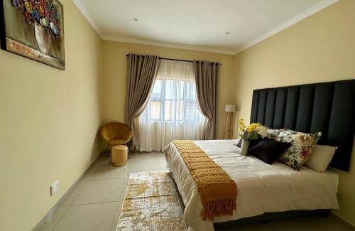 Athlone Apartment | Top-Rated Family-Friendly Stay at Six64 on KINGSWAY B5