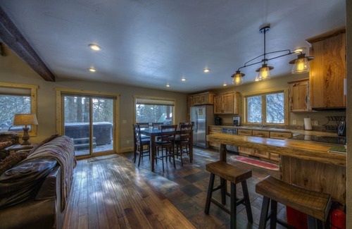Lead Cabin | Explore Sixteen Spoke Lodge - Steps from the Slopes!
