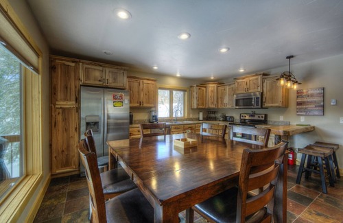 Lead Cabin | Explore Sixteen Spoke Lodge - Steps from the Slopes!
