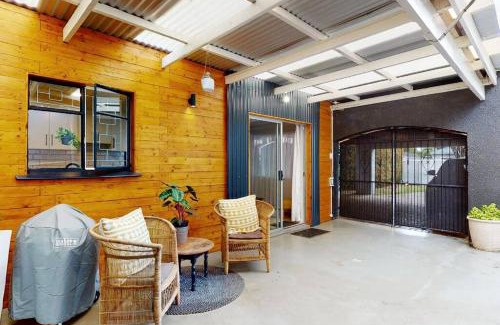 Walmer Apartment | Stylish Guest Suite at Sixty-Five: Family-Friendly Retreat