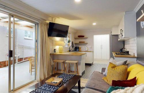 Walmer Apartment | Stylish Guest Suite at Sixty-Five: Family-Friendly Retreat