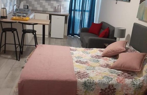 Nelson Mandela Bay Apartment | Family-Friendly SixtyB: Highly Rated 9.1 by Guests