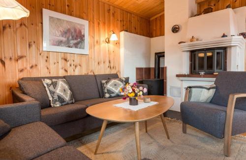 Møre og Romsdal House | Discover Sjåfram: Pet-Friendly & Family-Oriented Retreat