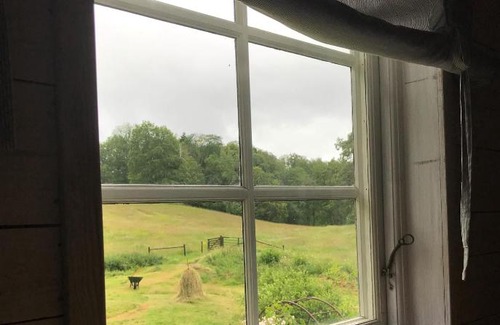 Axvall Bed & Breakfast | Unmatched Stay at Sjöbacken Gård - Pet & Child Friendly
