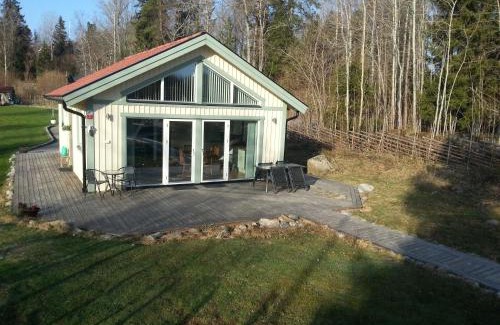 Tyreso House | Serene Sjöställe Gudö: Oceanfront Bliss with Hot Tub