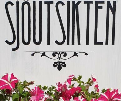 Granna Villa | Indulge at Sjöutsikten: Oceanfront Bliss & Top-Rated Stay